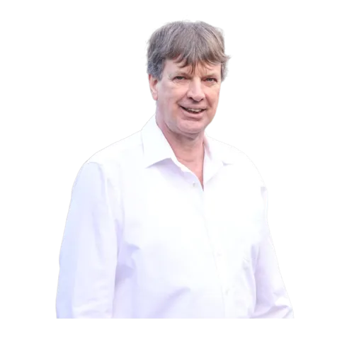 Badexperte Alwin Chrisitans vor neutralem Hintergrund.